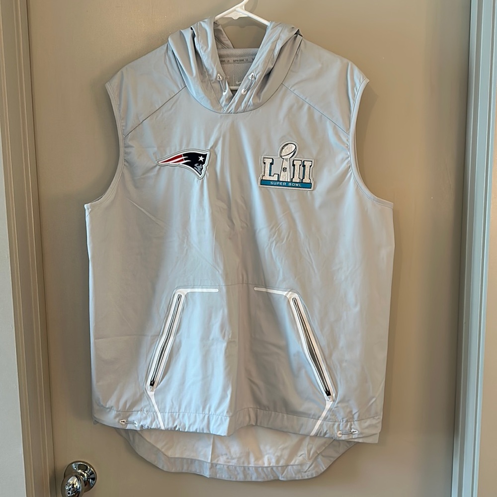 Super Bowl 52 New England Patriots Media Night Sleeveless Pullover Sz. LARGE